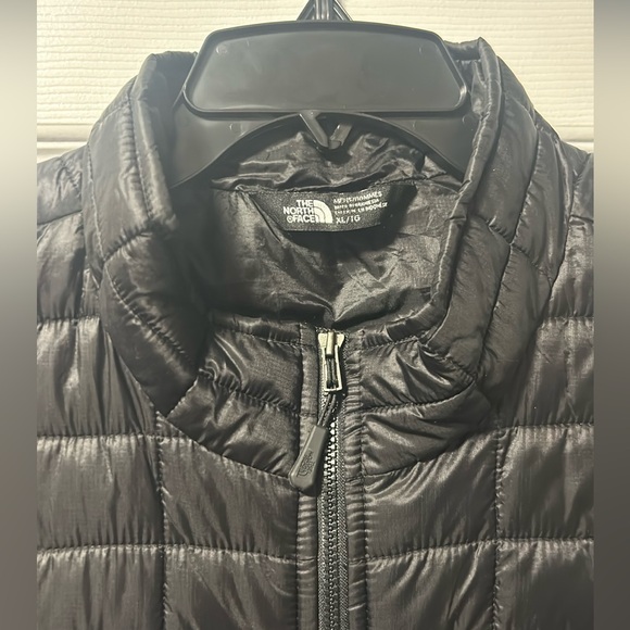 The North Face Thermoball Eco Insulated Vest Men’s XL Black Lightweight zip - Picture 2 of 12